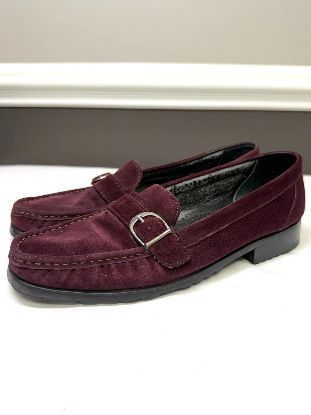Hush Puppies Burgundy Suede Buckle Loafers Comfort Curve Slip On Shoes Sz 8.5